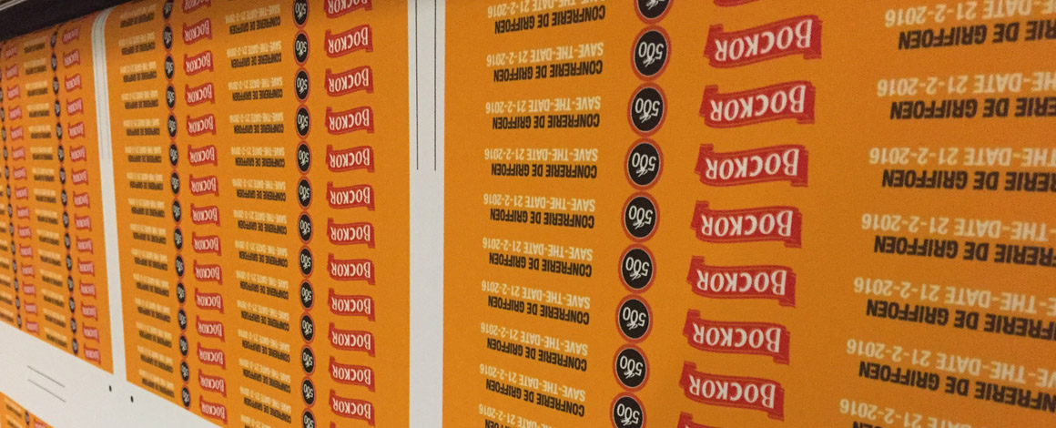 direct print polsbandjes met snelle levering worden eerst op rollen stof geprint voordat er polsbandjes van gemaakt worden