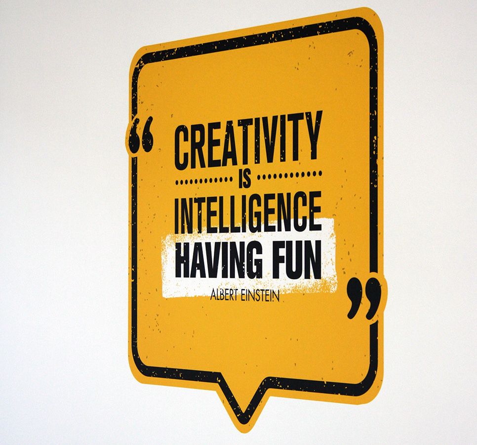 textielsticker - geprinte quote op de muur