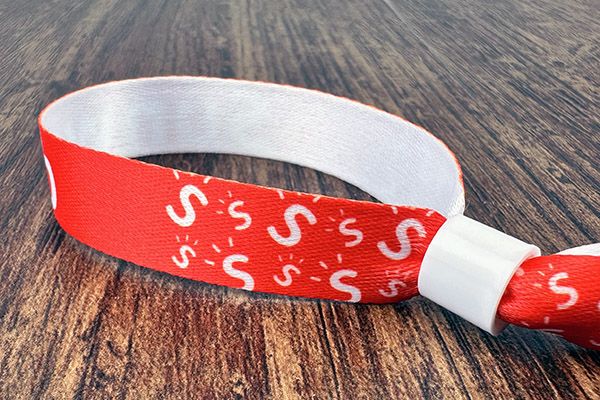 geprint festivalbandje voor Sunweb